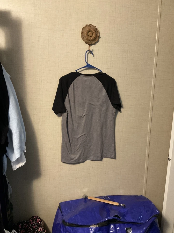 I.N.C. INTERNATIONAL CONCEPT MENS MEDUIUM T-SHIRT SHORT SLEEVE BLACK GRAY - Image 3 of 3