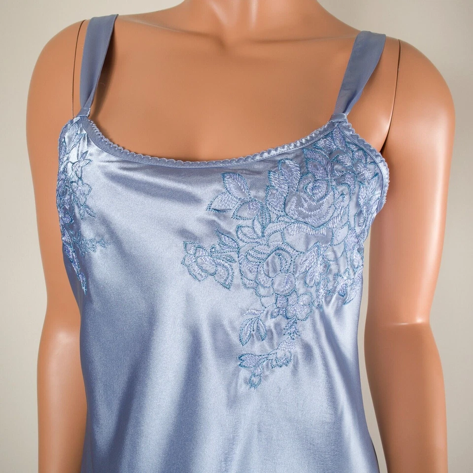 💖MORGAN TAYLOR Camisón Chemise Azul Hielo Brillante Satinado Bordado Correa Ancha S Foto 3 de 4