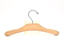 Percha infantil de lujo, madera de grano completo, gancho plateado, acanalada antideslizante, 12" l,