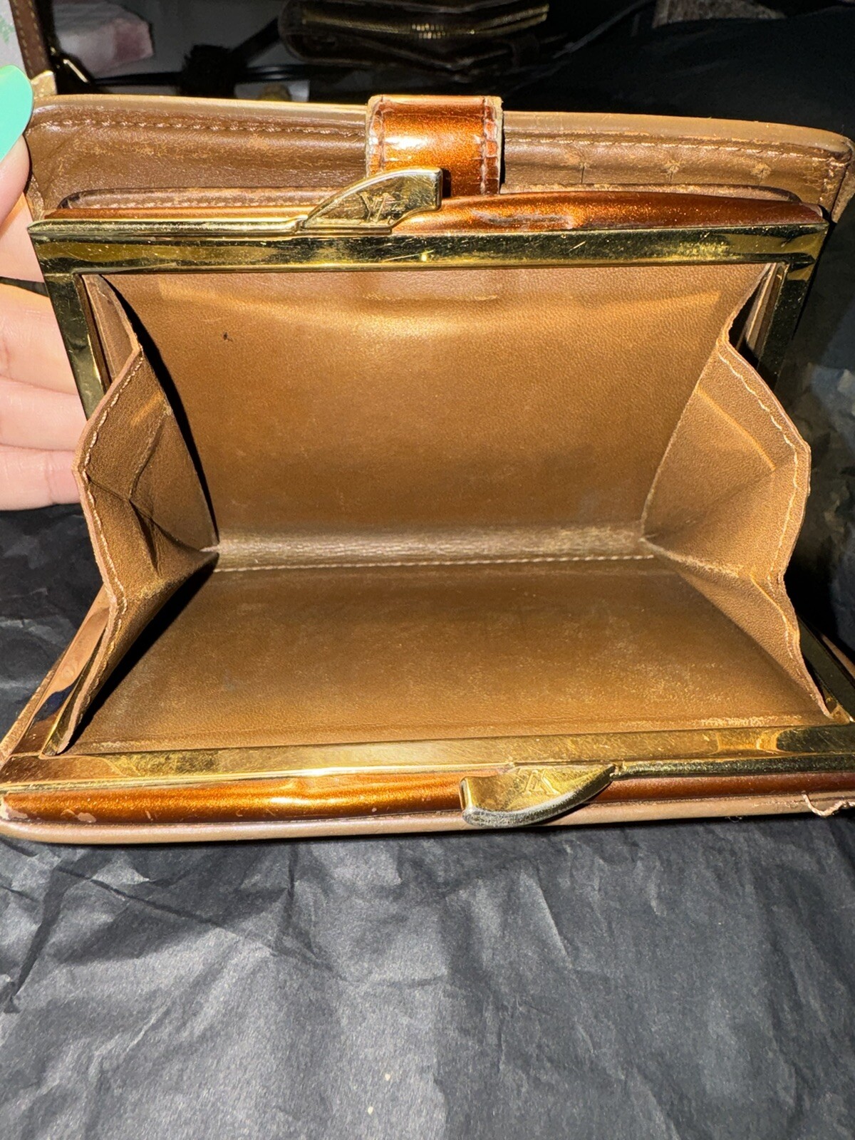 Authentic Louis Vuitton LV Vernis Portefeuille Viennois Leather Wallet