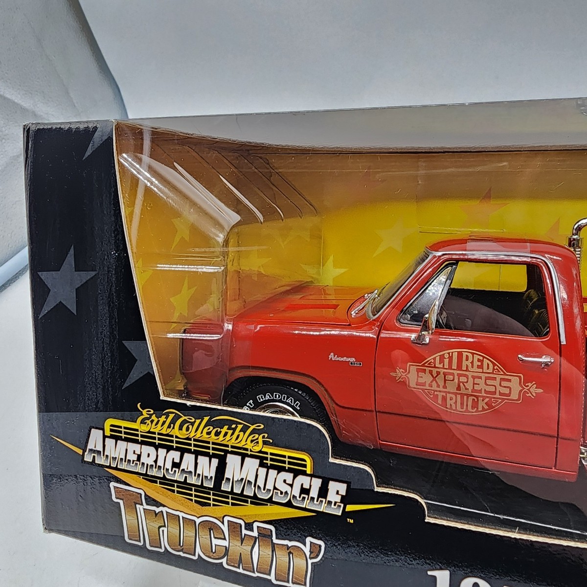 Auto World American Muscle 1 18 1978 Dodge Li'l Red Express Truck