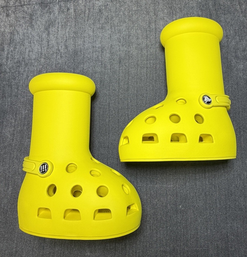 Xcross　サイズ　LL黄色100個 青40個（140個） MSCHF X CROCS BIG YELLOW BOOTS CROCS SIZE 6 NEW WITH BOX | eBay