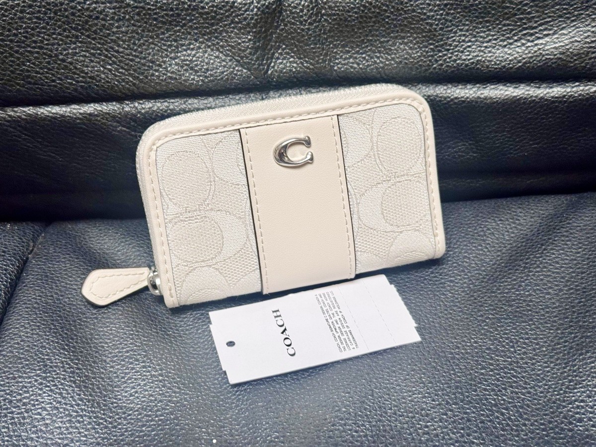 NWT Coach Essential Small Zip Around Card Case Silver/Cloud Chalk