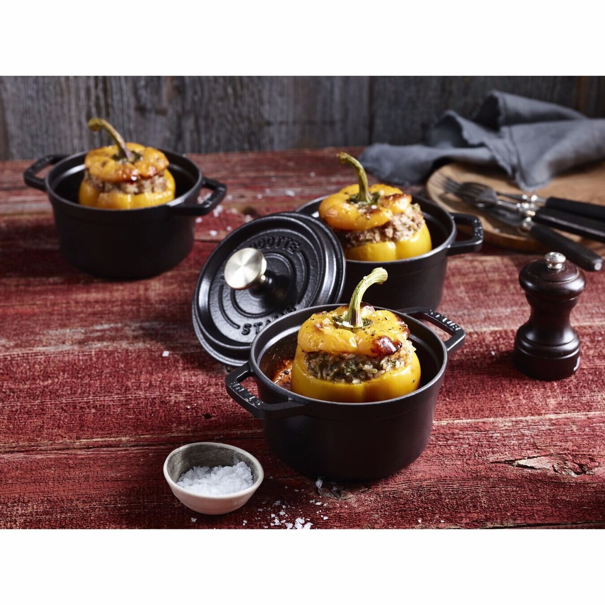 STAUB　14cm Staub - Round Cocotte 14cm Black Staub - Cast Iron Cocotte
