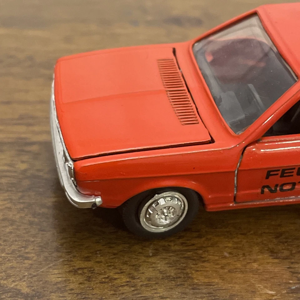 RARO DE COLECCIÓN SCHUCO VW PASSAT VARIANTE CAMIÓN DE BOMBEROS COCHE BOMBEROS - ROJO 1:43 Foto 4 de 4