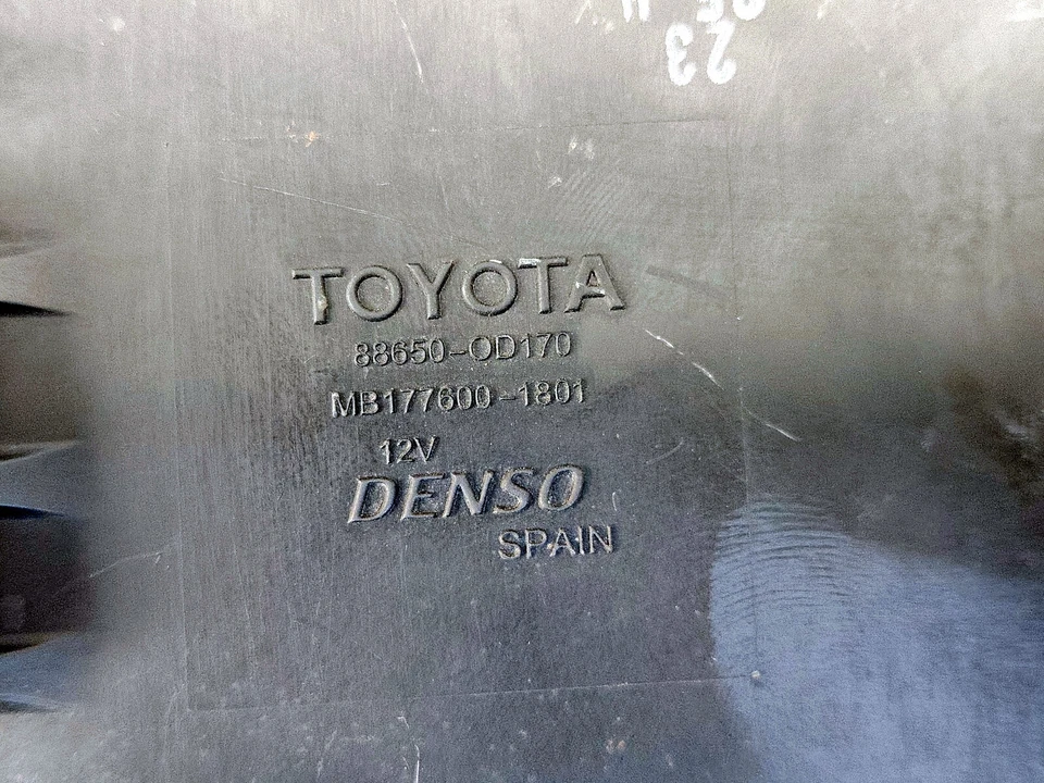 TOYOTA VITZ YARIS KSP90 NLP90 NSP90 SCP90 AC AMPLIFIER CONTROL MODULE 886500D170 - Image 2 of 4