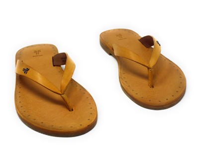 frye flip flop