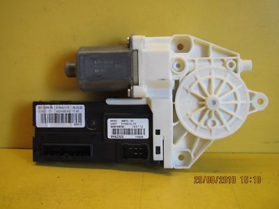 Renault Laguna 3 Typ T - Fensterhebermotor Türsteuerteil FH Motor vorne rechts