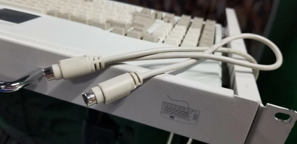 Rack Mount Keyboard/touchpad pull out - Image 3 of 4