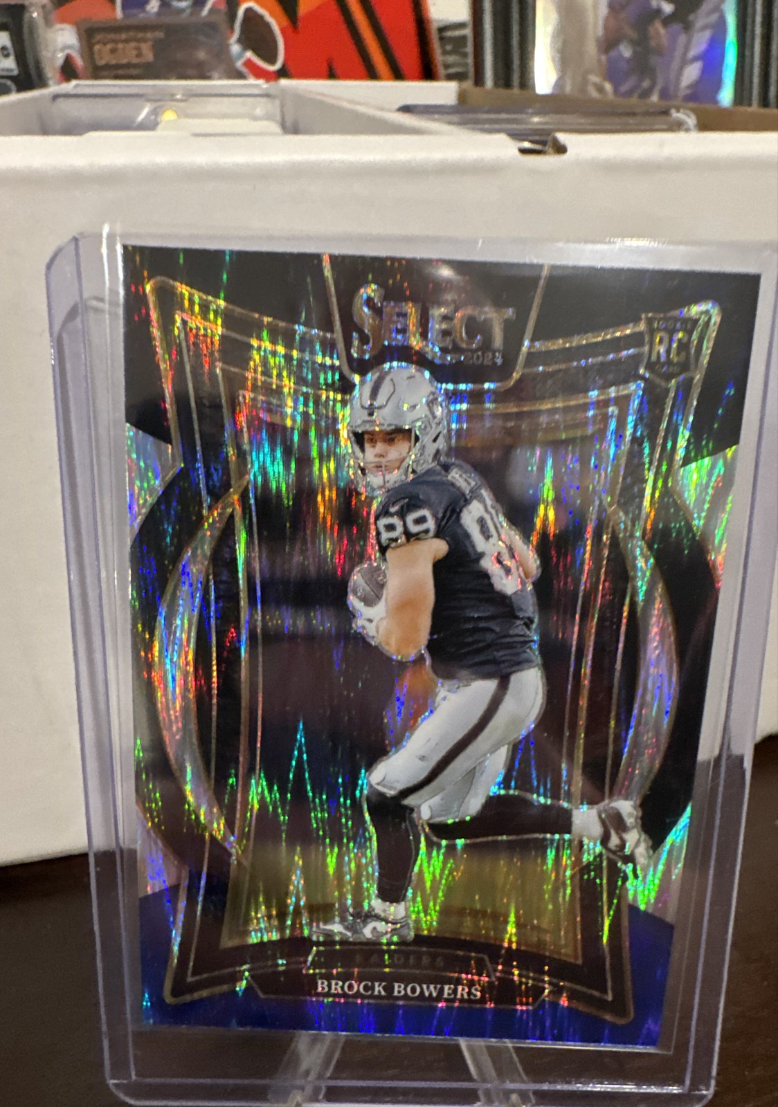 2024 Panini Select - Concourse Brock Bowers #31 Black & Blue Shock Prizm (RC)