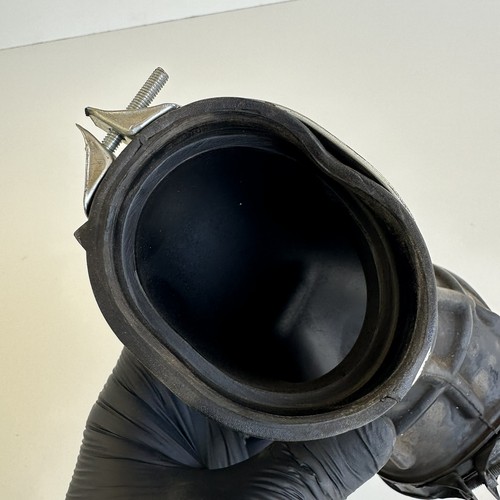 Suzuki Boulevard VZR1800 2016 Left side Air intake hose pipe 13739-48G10 - Photo 3/8