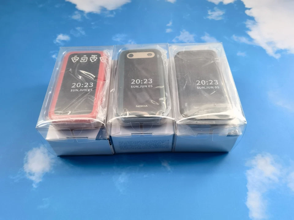 GOOD Nokia 2660 Flip 4G-128 MB-Black/Red/Green/Blue (unlocked)  2.8in flip phone - Image 2 of 4