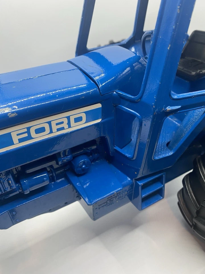 Ertl Ford TW-35 Tractor 1/12 Diecast Toy Large! Blue With Duals - Image 3 of 4