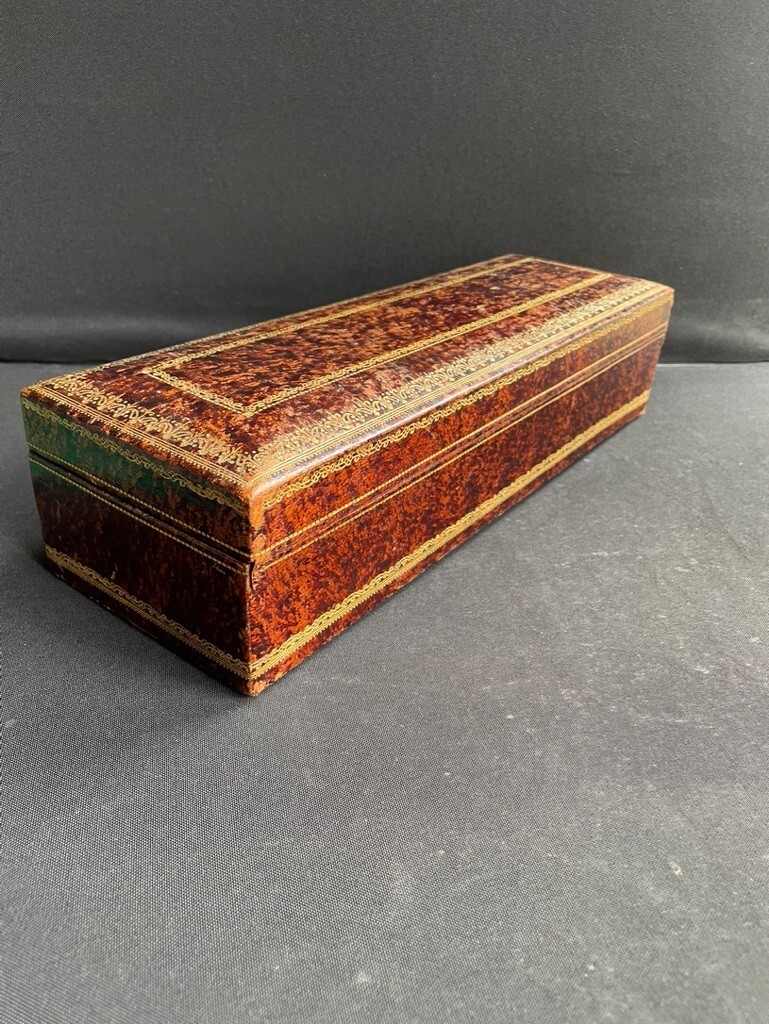 Coffret à Bijoux Ancien En Bois Gainé De Cuir, Intérieur Capitonné Avec Clé - Neuf Avec étiquettes