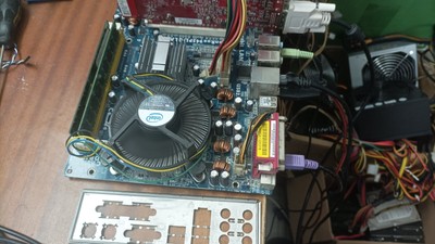 ASrock Conroe945PL-GLAN ,socket 775 +Intel E4600+2gb ddr2 + I/O shield