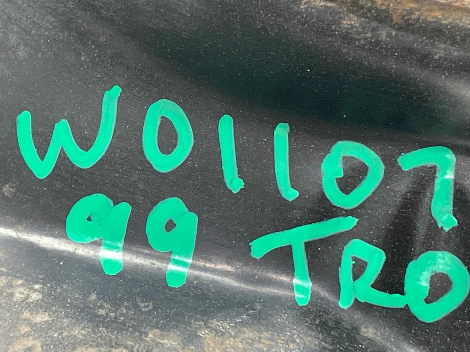 1999 Isuzu Trooper Headlight Lamp Passenger Right Halogen RH Side OEM 8972049051 - Image 4 of 4