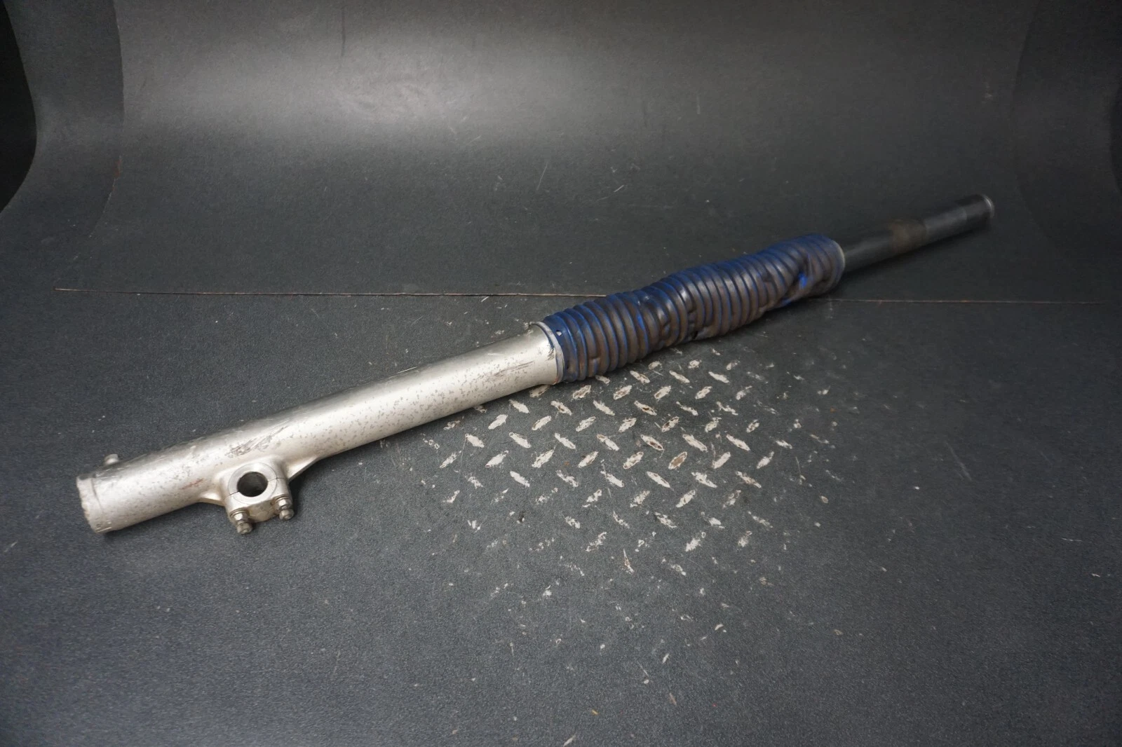 1985 CR500 Honda OEM Front Right Shock Absorber Fork Ass'y w/ Blue Seal