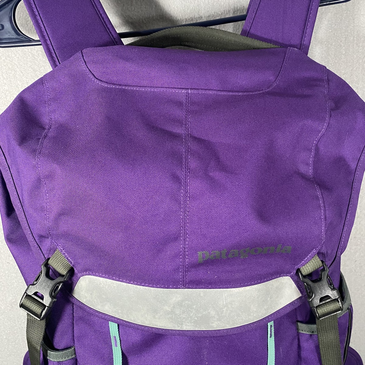 Patagonia critical massメッセンジャーバッグパープルグレー Patagonia Critical Mass 22L Daypack Commuter Backpack Bag