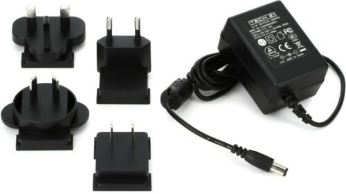 Fender Engine Room LVL5 5-Outlet 9-Volt Guitar Effects Pedalboard