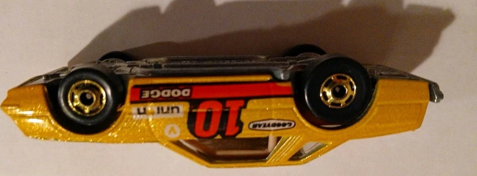Dodge Mirada Stocker 1980 Hot Wheels GHO Diecast 1/64 dorado llantas doradas HK Foto 4 de 4