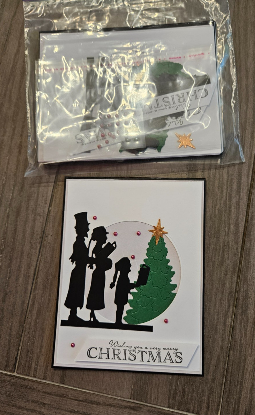 CARD KIT- CAROLERS WISHING YOU A VERY MERRY CHRISTMAS Makes 4-Set #XS.392