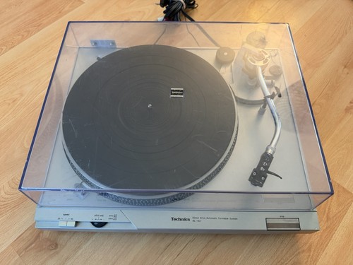 Technics SL-D2 Semi-Automatic Direct Drive Turntable Serviced AT-VM95E