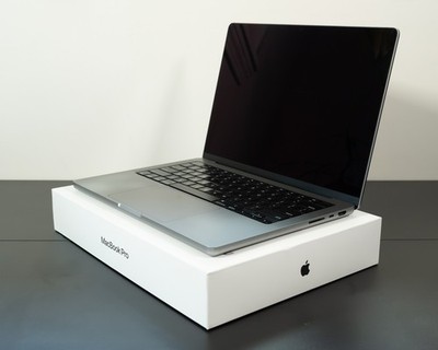 Apple MacBook Pro 2021 14in M1 Max 24 Core GPU 64GB RAM 1TB SSD  Excellent