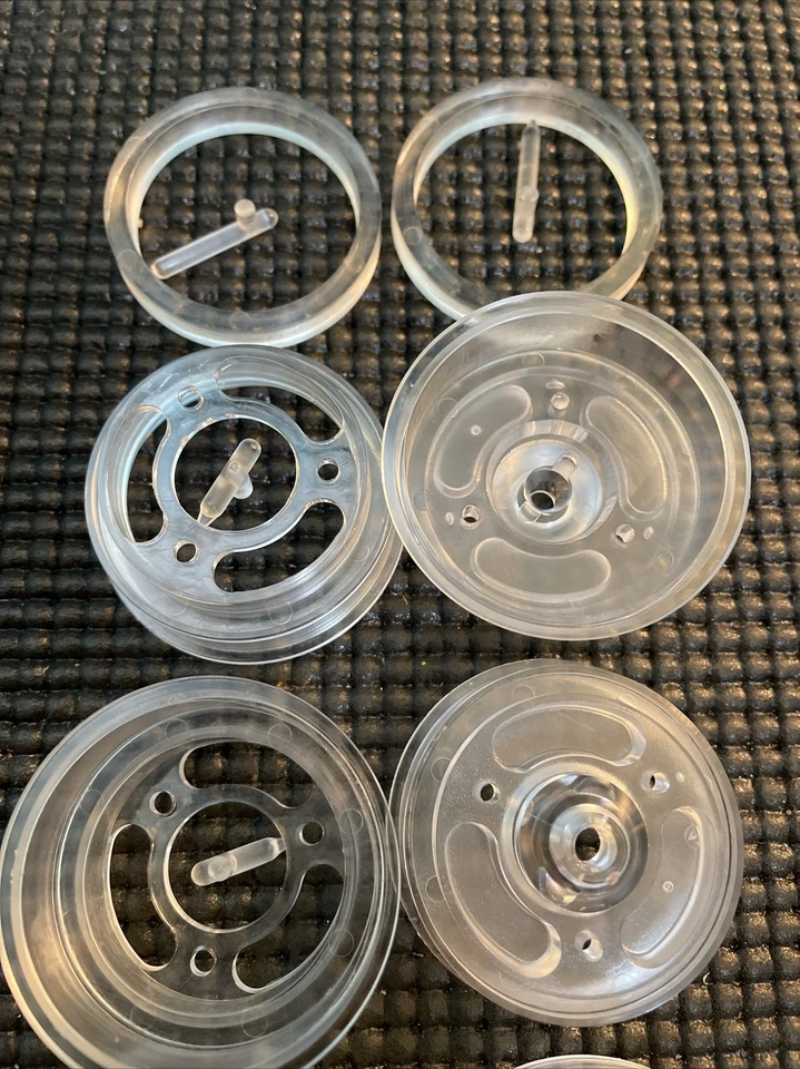 Juego de ruedas traseras y herrajes Team Associated 6004 RC10CC clásico transparente aptos de colección Foto 3 de 3