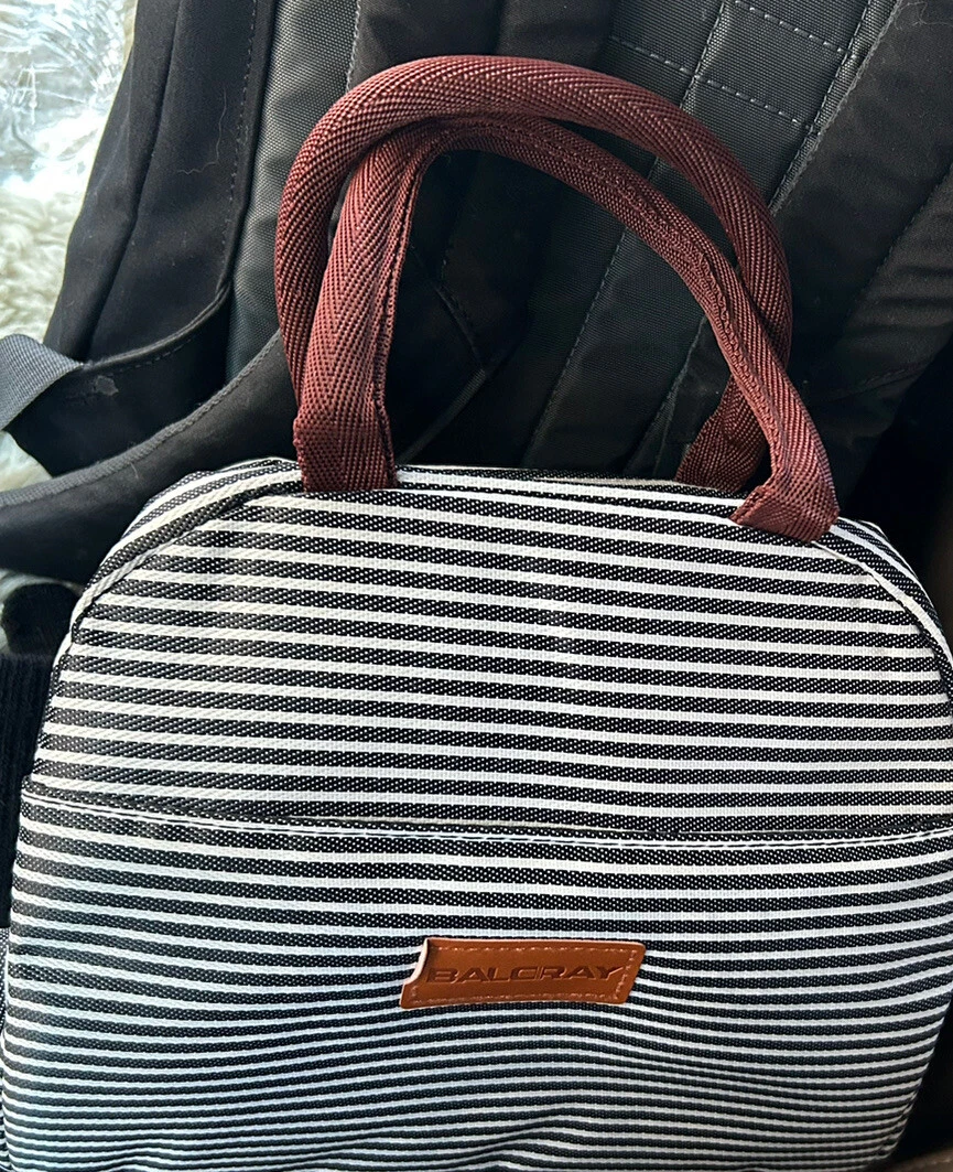 Black insulated outlet lunch tote
