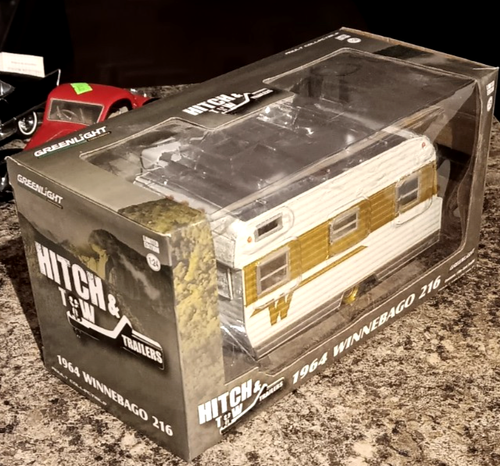 GREENLIGHT DA COLLEZIONE — Rimorchi gancio di traino 1964 Winnebago 216. 1:24 - Foto 2 di 3