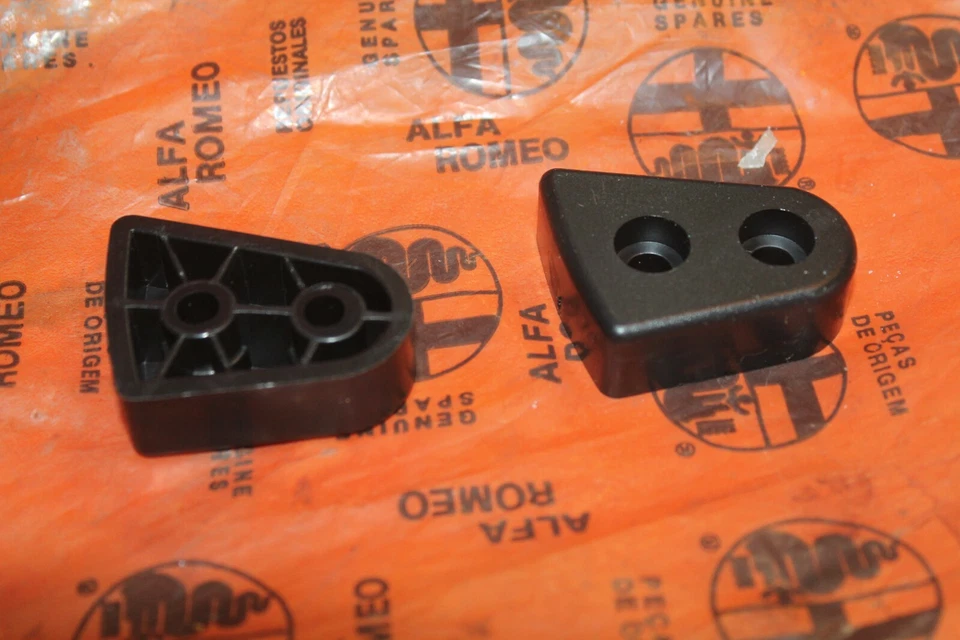Juego de bloques guía de puerta Alfa Romeo Spider - 72-94 NUEVO Foto 2 de 4