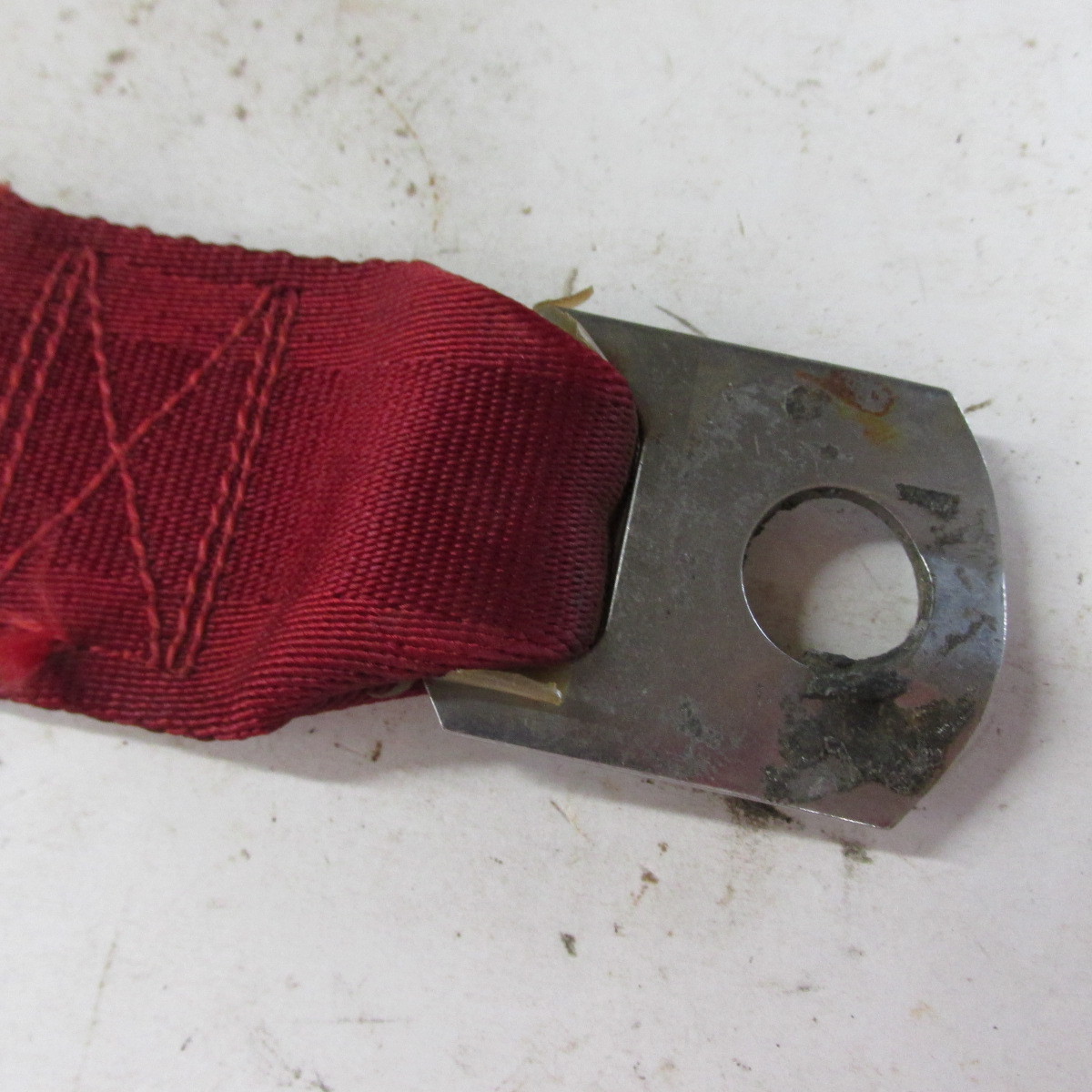 67 68 69 CHEVROLET CAMARO SS RS Z28 REAR RED SEAT BELT MALE END DATED 6