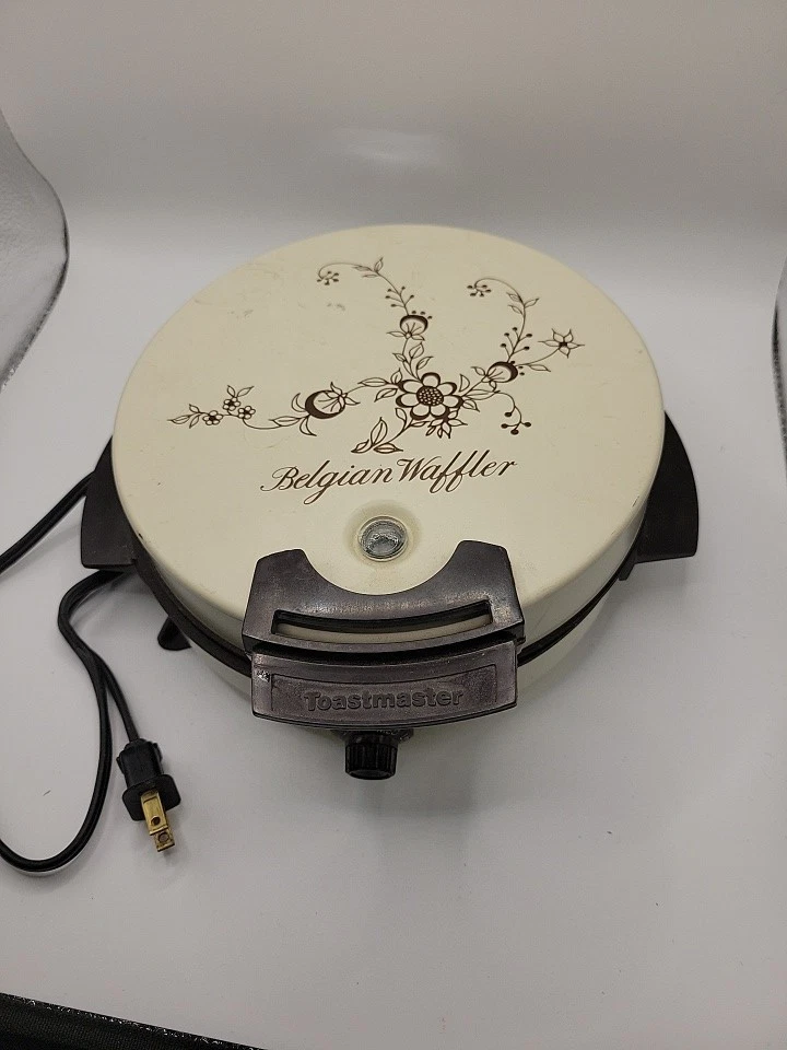 VTG Toastmaster Belgian WAFFLER Waffle Maker Model 250/442A Floral Design WORKS