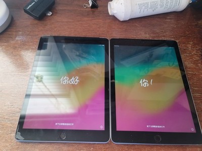 Two Apple iPad (6th Generation) A1954 32 GB, Wi-Fi+Cellular, 9.7 in - Space Gray