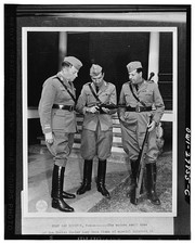 Photo:Fort Sam Houston Texas 1940s U.S. Army Officers Inspecting Handgun