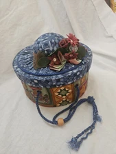 Vintage Quilters Sewing Notions Box.