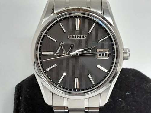 Citizen Eco-Drive Men's Watch Black Dial Titanium Band From Japan