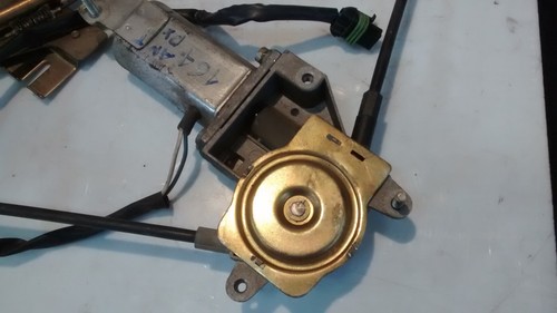 Alzavetro anteriore destro Alfa Romeo 164 super - Foto 3 di 7