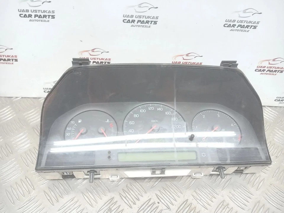 Velocímetro diésel cabina Volvo S70 V70 XC 1998 UST1010 Foto 2 de 4