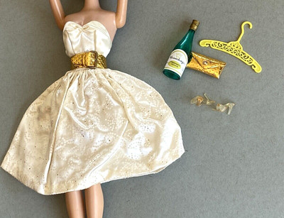 VINTAGE BARBIE PARTY DATE COMPLETE! INCLUDES GOLD SHOES & CHAMPAGNE ...