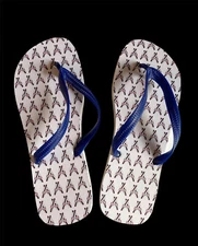 New Unisex Flip Flops size L 11.5” measure. Surfboard  print