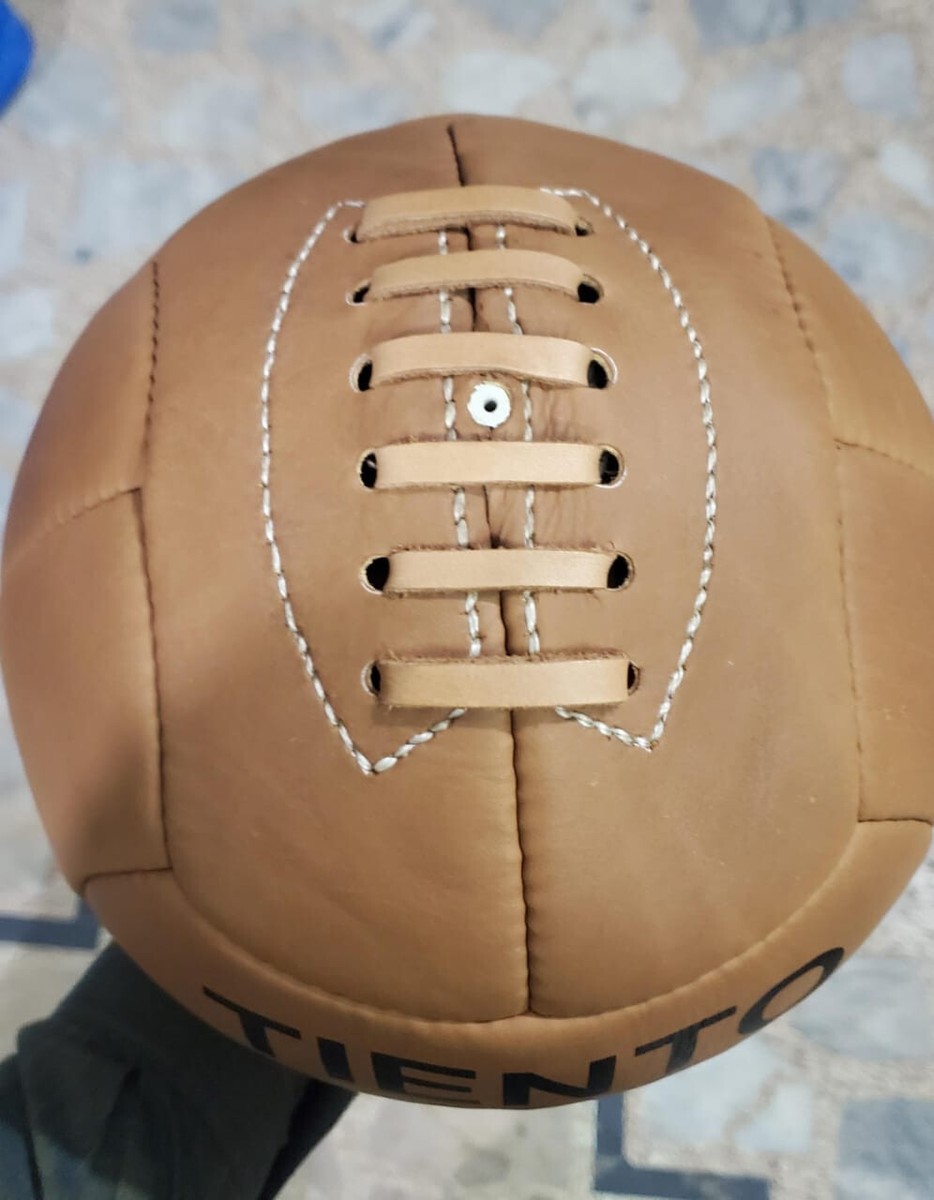 Ballon Officiel de la Coupe du Monde 1990 en Italie, Etrusco d'Adidas de Adidas