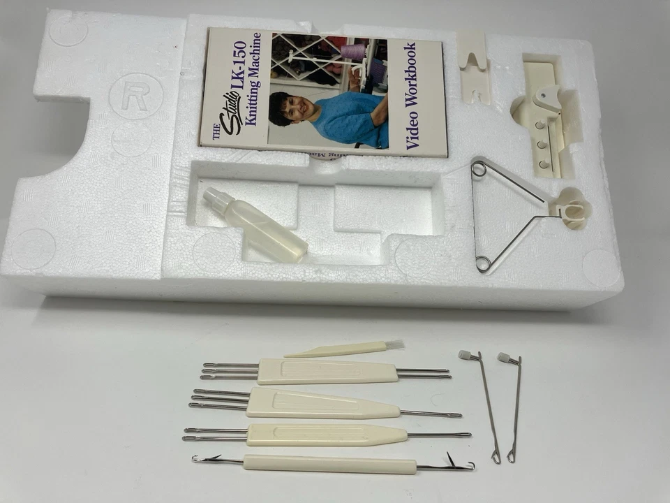 Máquina de tejer de diseño LK150 en caja original Japón, Studio by White Foto 3 de 4