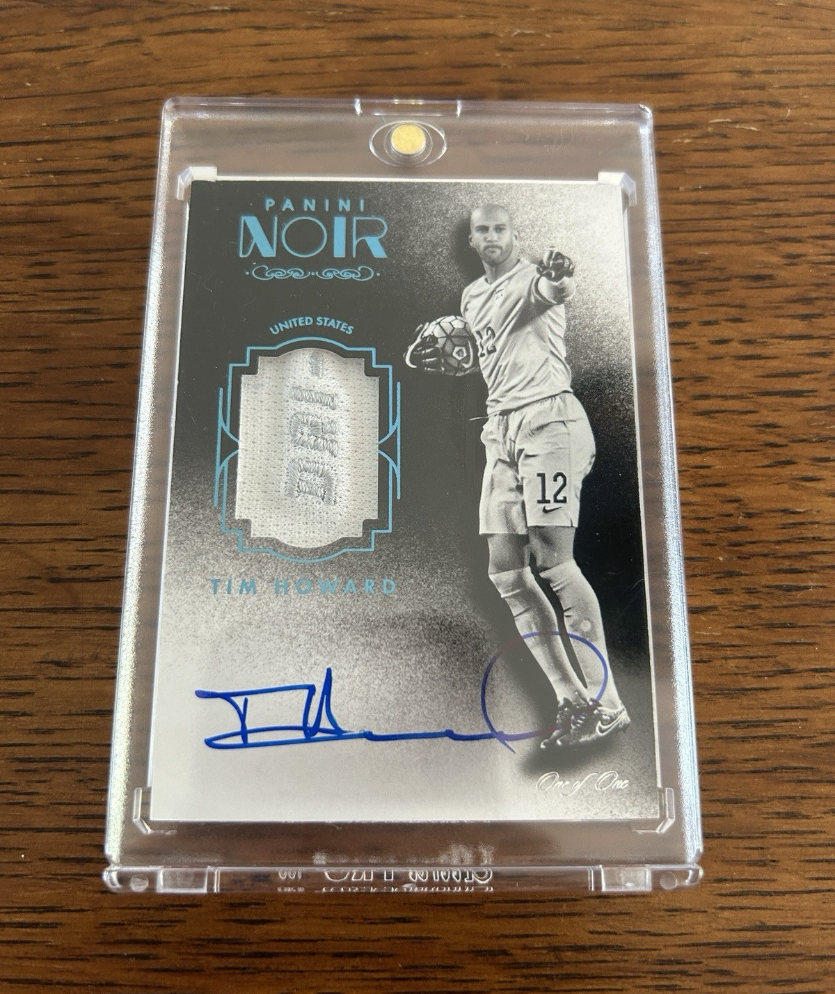Panini 16-17 Noir Soccer Tim Howard 1/1 USA World Cup Auto Patch Laundry Tag view 1