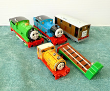 Thomas  Friends Lot of 5 Miscellaneous Pieces  T1-T17 