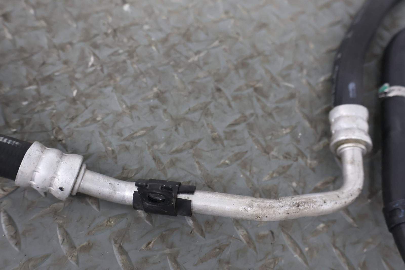 2009 Aston Martin V8 Vantage Power Steering Cooler (6G33-3D746-AD 6G33-3F558-AB)
