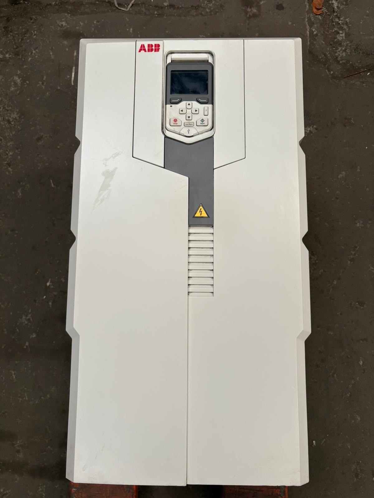 ABB INVERTER ACS580 series ACS580-01-363A-4 200 kW 363A 3PH 400V 500Hz IP21 USED