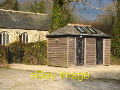Foto 6x4 Toilettenblock an der St. Allen Kirche eine einfallslose Struktur, die c2010