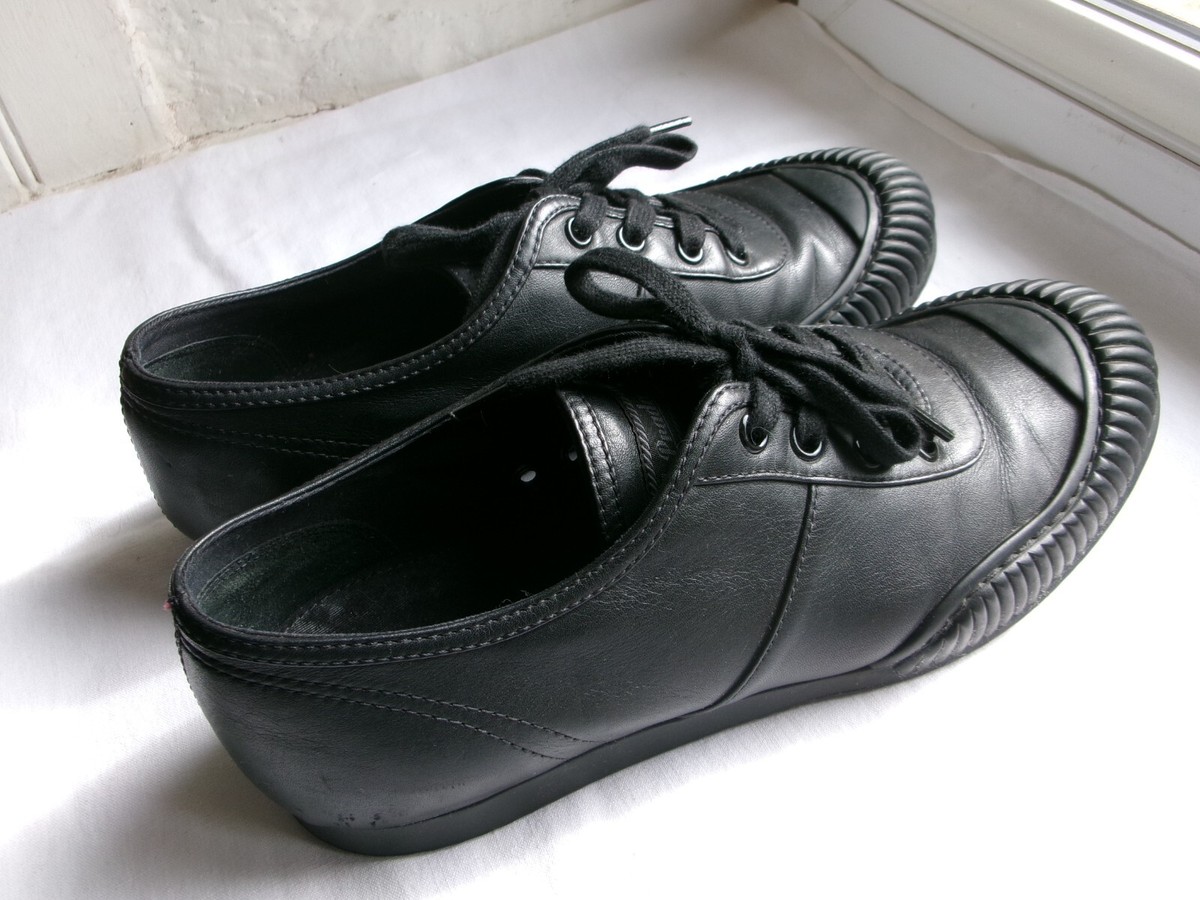 ■PRADA■ lace-up front closure Calfskin Sneakers Prada sneakers lace up low top leather size 38 made in Italy