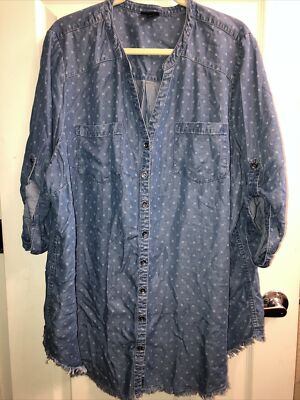 torrid 3 top blue button down 3/4 sleeve Distressed Bottom Hem